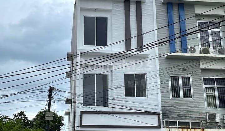 Ruko Muara Karang Hoek 4,5x18 Hadap Jalan Raya Cocok Untuk Usaha