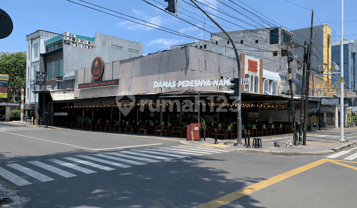 Gedung Komersial Hoek Ex-Resto 300M2 10X30 Strategis di Muara Karang