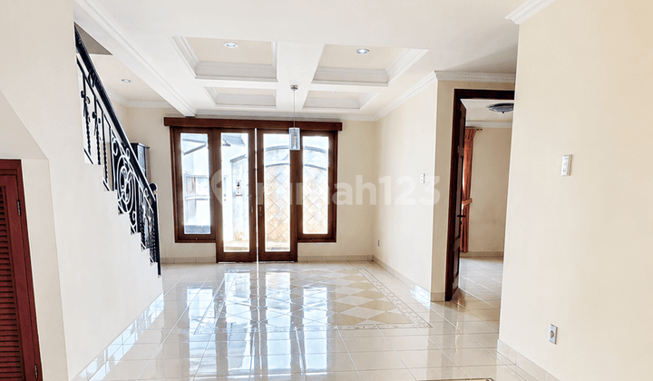 Pluit House 2 Floors 7x25 175M2 3+1 Bedrooms Semi Furnished can be KPR