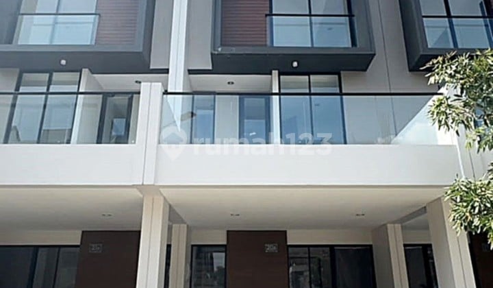 Rumah Osaka Residence PIK 2 3LT 5x10 3+1KT Balkon Besar Siap Huni