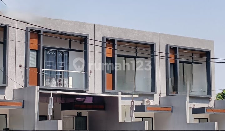 Brand New Taman Villa Meruya House 2 Floors 5x25 3+1 Bedrooms Freehold Certificate Can Use Mortgage