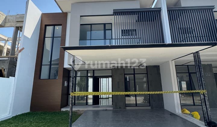Rumah Kuningan Village Boulevard Pik 2 10X15 4+1Kt Brand New
