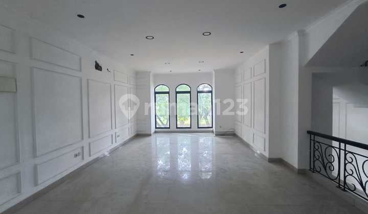 Rumah Townhouse Cordoba Pik 120M2 4+1Kt SHM Strategis Depan Jalan
