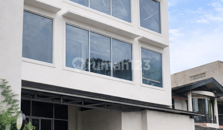 Dijual Gedung Kantor Luas 138M2 4Lt Siap Pakai Strategis di Slipi Jakbar