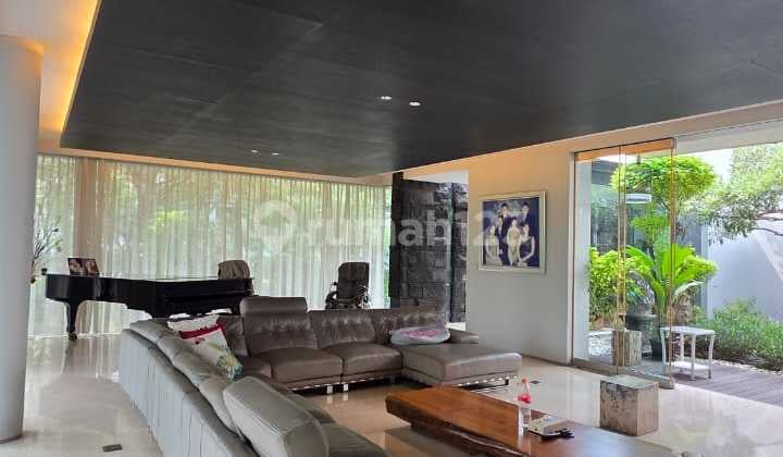 Rumah Mewah 3,5Lt Luas 1130m2 25x45 8+1KT SHM di Lotus Palace PIK