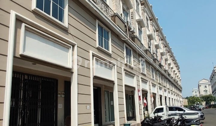 Rukan CBD Green Lake City 4,5x15 Free AC Bisa Gandeng Atau Satuan