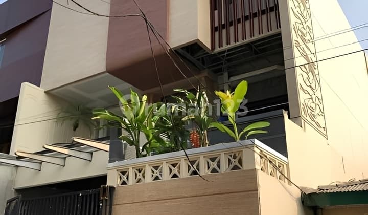 Rumah Baru Pluit Selatan 10X20 SHM Full Furnished Interior Mewah