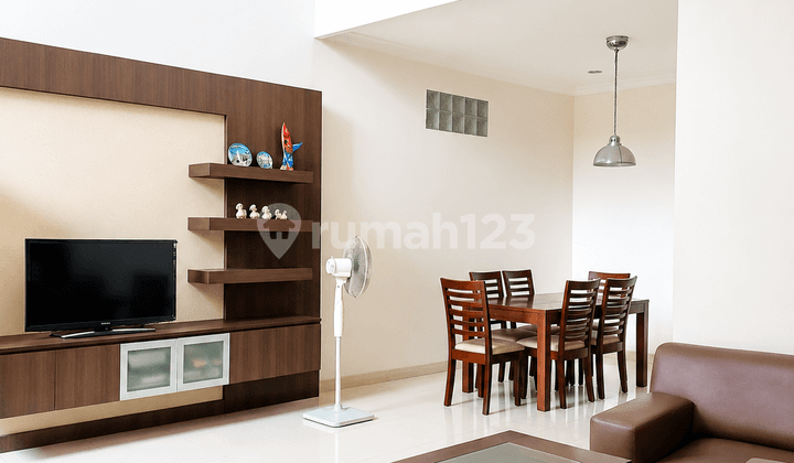 Muara Karang House 10x15 4+1 Bedrooms Fully Furnished Strategic Flood-Free