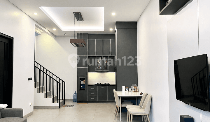 Taman Kencana House, West Jakarta 6x20 120 sqm 3 Bedrooms Freehold Free 5 AC Units