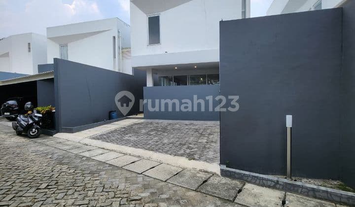 Dijual Siap Huni Rumah 2 Lantai di Lebak Bulus