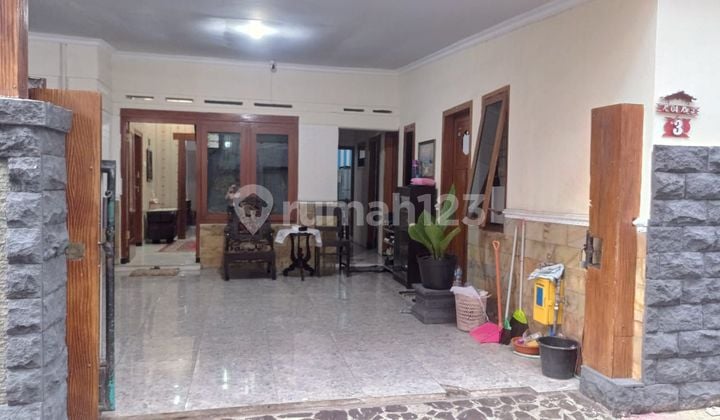 Rumah Di Jl Mt Haryono Bagus Untuk Rumah Kost Atau Cafe