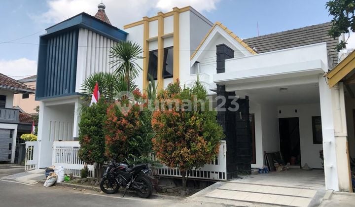 Ruma Rumah SHM 2 Lantai hdp Utara siap huni sls renovasi