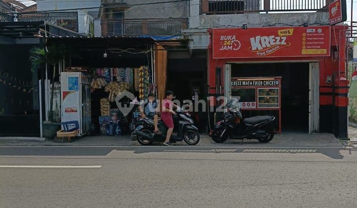 Rumah di poros jalan raya ramai mahasiswa lokasi strategis