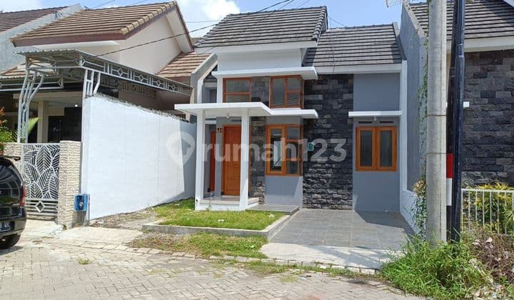 Rumah Bagus di Tunggul Wulung SHM dekat kampus