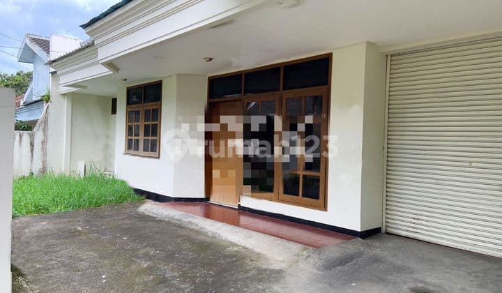 Rumah Bagus Luas Kokoh Megah Di Jalan Bunga-Bunga