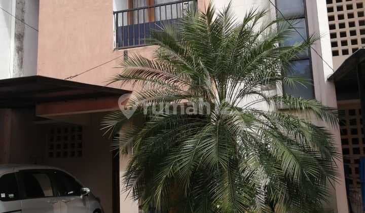 Dijual Rumah di Ten House Townhouses Tangerang Selatan