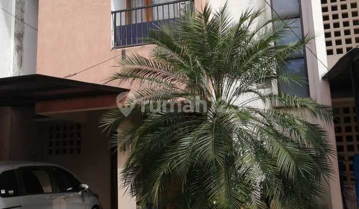 Dijual Rumah di Ten House Townhouses Tangerang Selatan