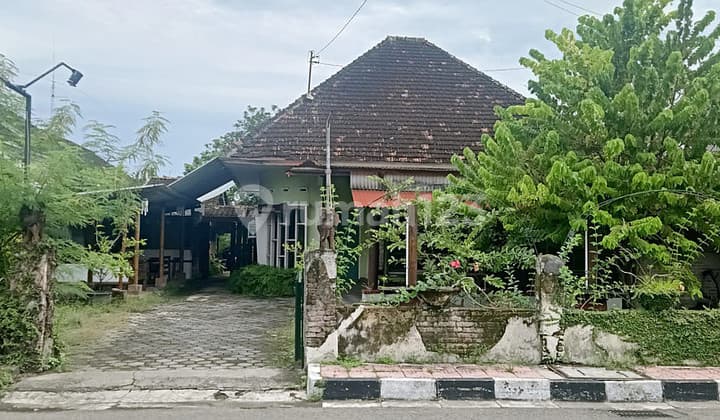 Rumah Dekat Alun Alun Kidul Yogyakarta.
