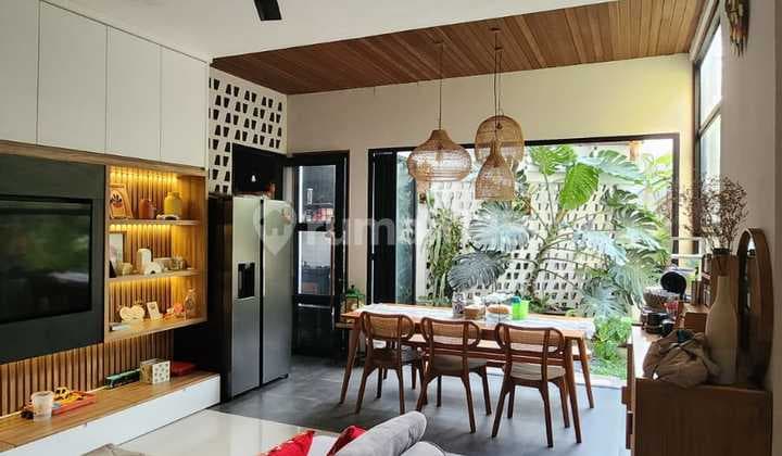 RB. Rumah Mewah Dalam Perumahan Green Hills Residence Ngaglik Sleman.