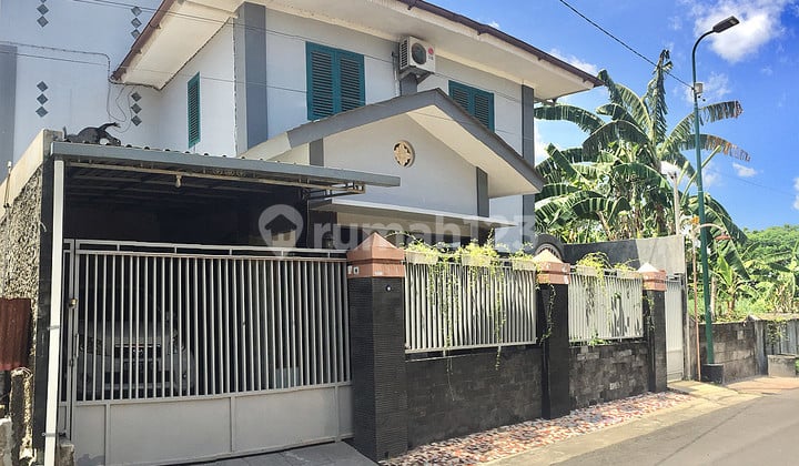 RUMAH MINIMALIS DENGAN DESAIN KLASIK , DEKAT RSUD WIROSABAN, & UAD PUSAT.