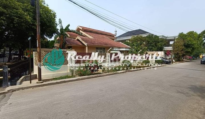 Disewakan Rumah Posisi Hook, Furnished 2 Lantai Bagus Rapih Di Jatiwaringin Pondok Gede Bekasi