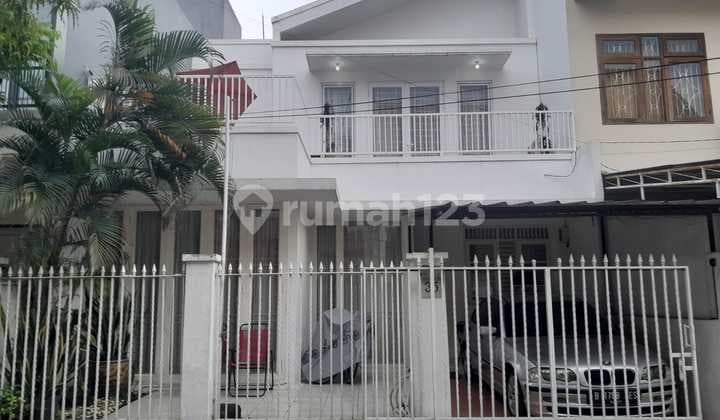Rumah Asri dan Nyaman di Bintaro