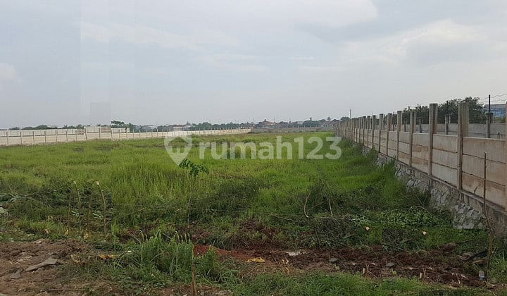 Tanah Komersil Cocok Untuk Gudang Apartemen di Karawang Barat