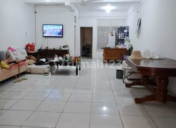 Dijual Cepat Rumah Strategis di Jalan Permata Biru Kelapa Gading