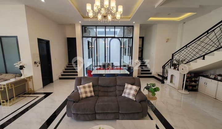 Luxury House Jakarta Garden City The Palm Spring With Swimming Pool