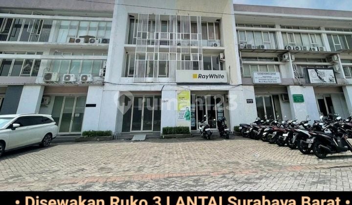 Murah Disewakan Ruko Surabaya Barat - Ruko Dian Istana Wiyung Surabaya Barat - Modern 3 Lantai - Parkiran Mobil Luas Cocok Buat Segala Usaha Kantor, Bank, Salon, Refleksi, Bimbel/ Kursus , Cafe, Resto, Mixue, Bakery Dekat Graha Family, Pakuwon Mall, Bukit