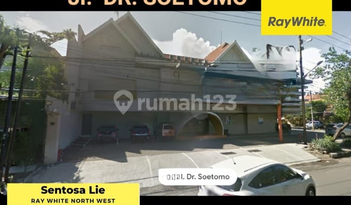 Rumah Surabaya Pusat di Jl.Dr. Soetomo- Tegalsari - 2 lantai - Parkiran 20 mobil