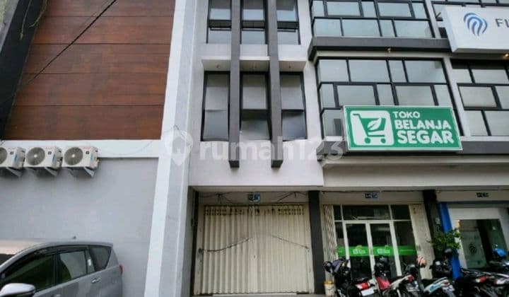 Dijual Ruko Baru Raya Satelit Utara - Sukomanunggal Surabaya Barat - Ruko Baru Modern 3 Lantai Komersial Area Hadap Nol Jalan Raya Cocok Buat Segala Usaha, Parkir Luas