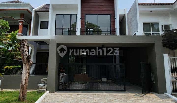 Rumah Baru Graha Family - Graha Famili Surabaya Barat Modern 4+1 K Tidur