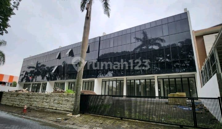 For Sale 490 M2 New 4-Storey Building Shop House in Gapura Garden Area, G Walk Citraland Commercial Area, West Surabaya. Suitable for Various Businesses: Office, Bank, Gym, Skin Care Clinic, Restaurant - Spacious Car Parking.