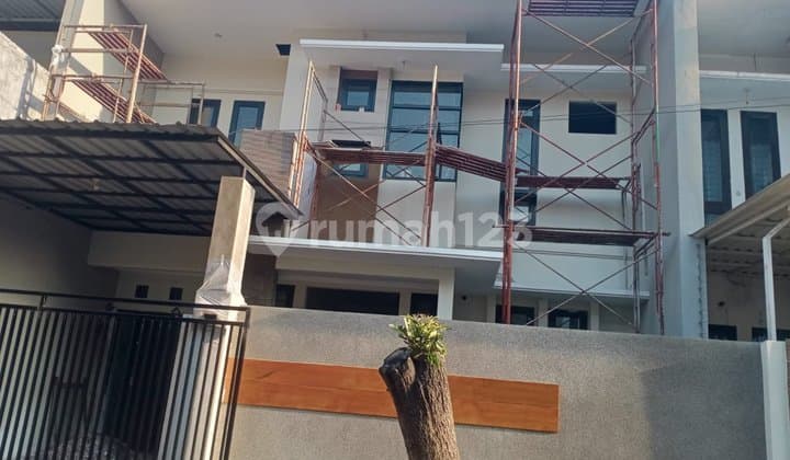 English translation: Sell Modern Minimalist House Graha Sampurna Surabaya