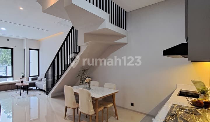 Dijual Brand New House Modern Contemporer SHM Row Jalan Besar di Nusaloka Bsd