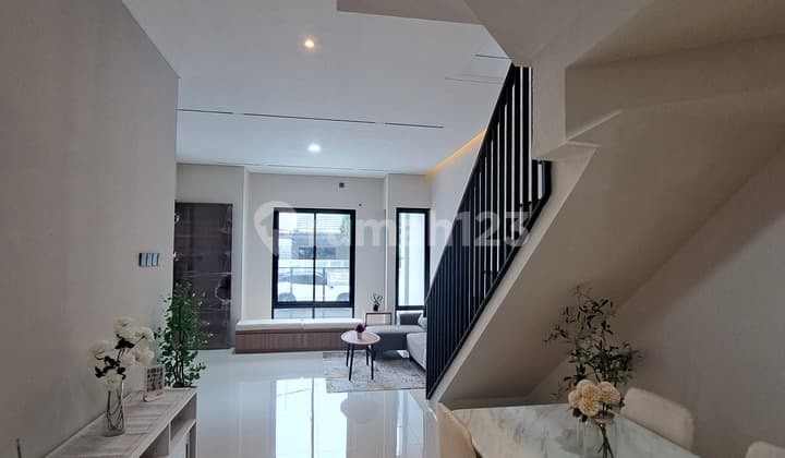 Dijual Brand New House Modern Contemporer SHM Row Jalan Besar di Nusaloka Bsd