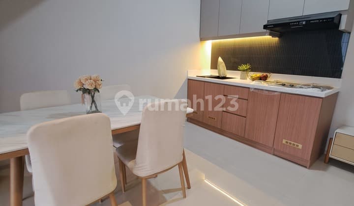 Dijual Brand New House Modern Contemporer SHM Row Jalan Besar di Nusaloka Bsd