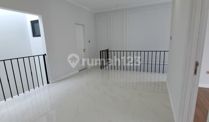 Dijual Rumah Klasik Cantik Modern Hook 2 Lantai Cluster di Nusaloka BSD Tangerang Selatan