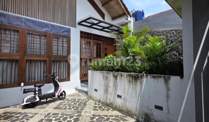 Murah Rumah Artistik Siap Huni Dekat Jln Raya di Jatimakmur