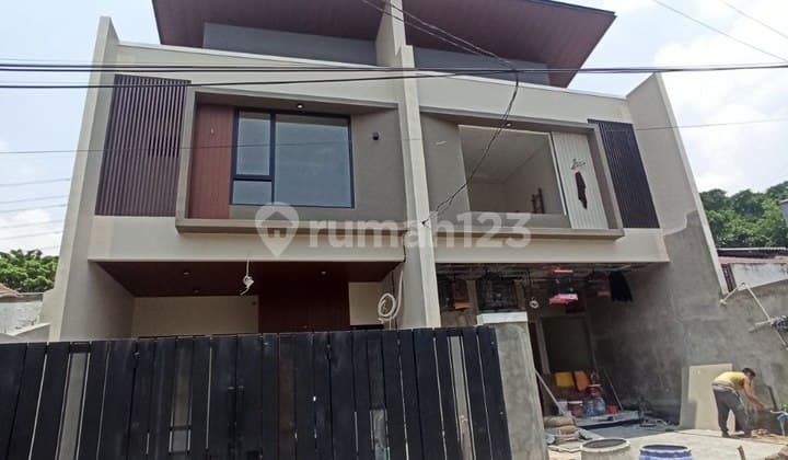 Murah Rumah Baru 2 Lt Cantik Apik Siapa Huni di Rawamangun Jaktim