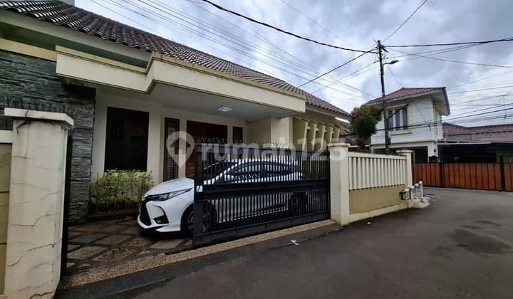 Murah 50% Of Market Price Rumah Hook Luas Siap Huni di Jagakarsa