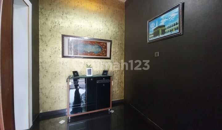 Dijual Rumah Mewah Turun Harga dengan Luas Tanah 630 M2 di Cluster Depan Kota Wsata, Dekat Tol!