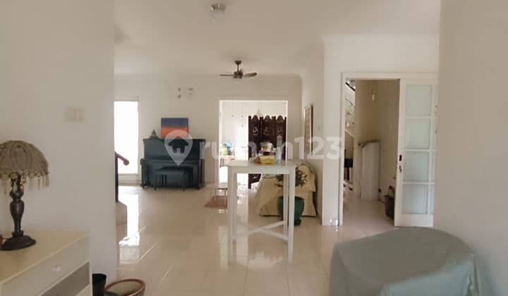 Dijual Rumah 2 Lantai Full Furnish Di Cluster Tengah Kota Wisata, Dekat Mal!