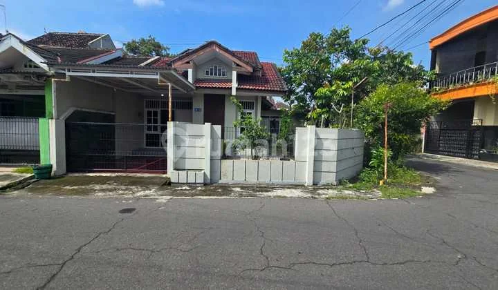 Rumah Murah Siap Pakai Lokasi Bagus di Perumahan Grogol Indah Solo Baru