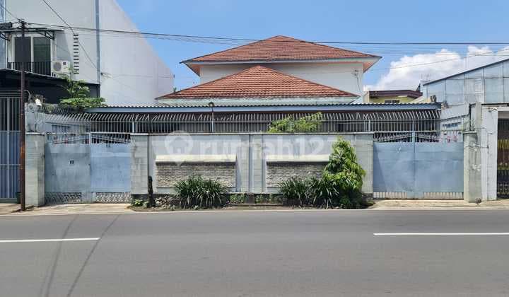 Rumah Bagus Siap Pakai di Pinggir Jalan Surya Jagalan