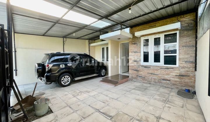 Dream Home with a Pleasant Joglo Near UMS Campus