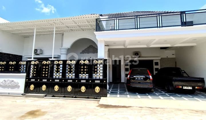 Rumah Bagus Baru Gress 1½ Lantai, Jalan Depan Simpangan Mobil. Cocok Untuk Hunian Keluarga.