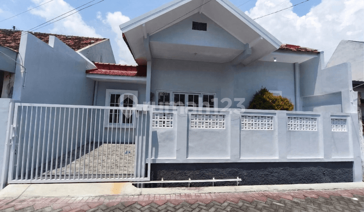 Rumah Siap Huni dan Nyaman Daerah Tanah Mas Semarang - 11341
