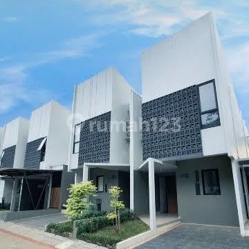 Take Over/Oper Kredit/Over Credit Rumah 2 Lantai Siap Huni di Dekat Bundaran Ciater